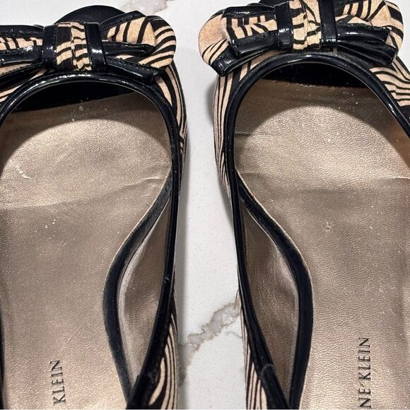 Anne Klein | Nifty Women’s Peep Toe Flats Black Tan Pattern 7.5M - Picture 10 of 10